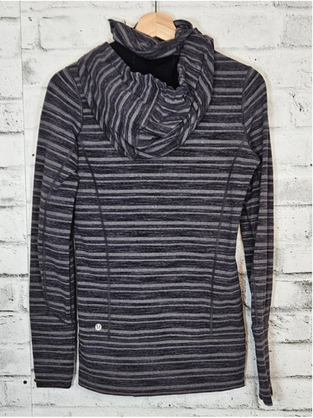 Lululemon Scuba Hoodie Size 6 Striped Full Zip Black Grey Thumbholes